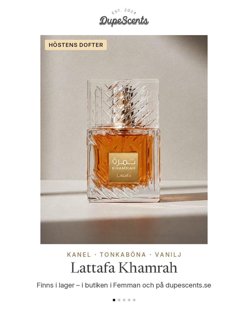 Produktbild för Dupescents: Lattafa Khamrah på ljus stenbakgrund i solljus, med rubriken Höstens dofter.